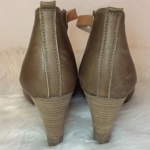 Humanoid Taupe Leather Heeled Sandals Sz-38/7.5