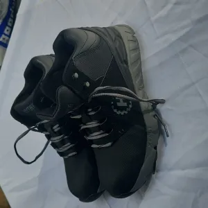Hytest Steal Toe Shoes