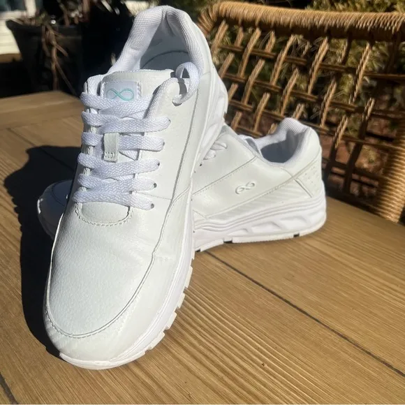 Infinity Womens Flow Athletic Shoes White Textured Low Top Lace Up Size 10 Nurse