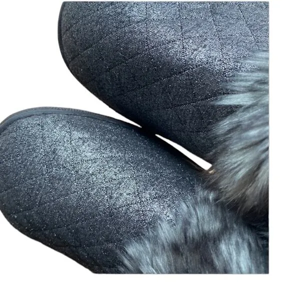 Isotoner Signature Size 6.5 - 7 Monica Grey quilt Slipper low Ankle boot Bootie