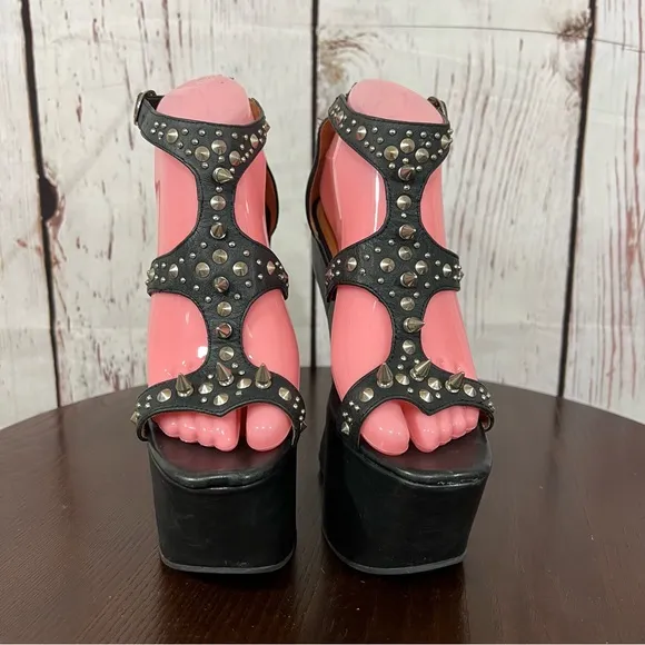 JEFFREY CAMPBELL CONTAIN Studded Black leather heelless platform sandals 7 EUC