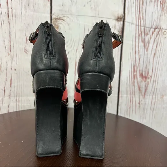JEFFREY CAMPBELL CONTAIN Studded Black leather heelless platform sandals 7 EUC