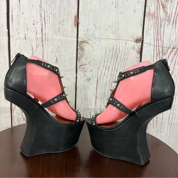 JEFFREY CAMPBELL CONTAIN Studded Black leather heelless platform sandals 7 EUC
