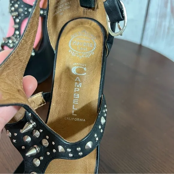 JEFFREY CAMPBELL CONTAIN Studded Black leather heelless platform sandals 7 EUC