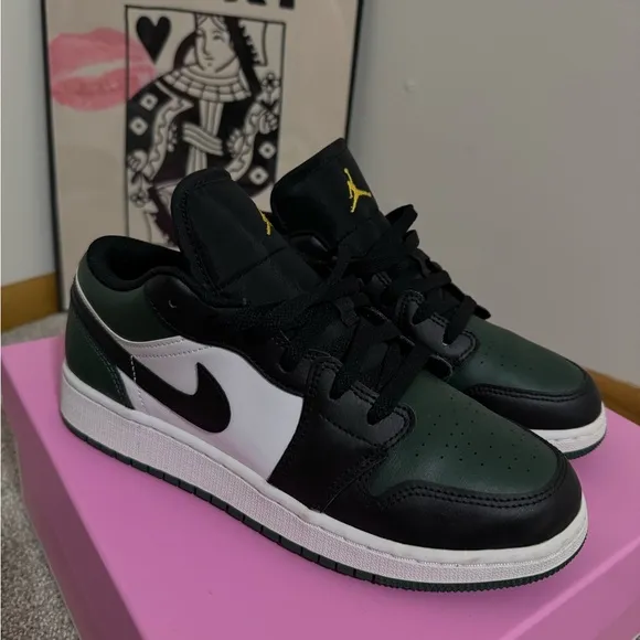 Jordan 1 Low Green Toe Sneakers