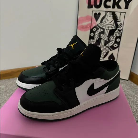 Jordan 1 Low Green Toe Sneakers