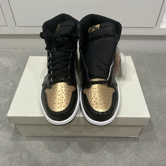 Jordan 1 Retro High NRG Patent Gold Toe
