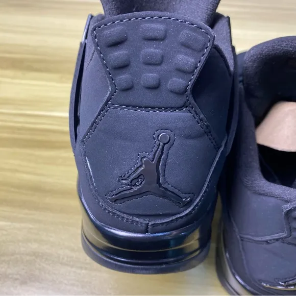Jordan 4 Black Cat Men’s Sneakers Pre-owned