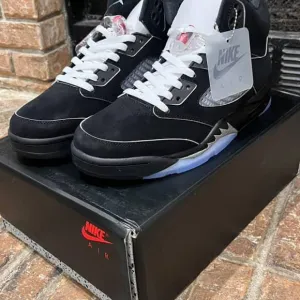JORDAN 5 BLACK METALLIC REIMAGINES Nike Air Men's Black and White Shoes