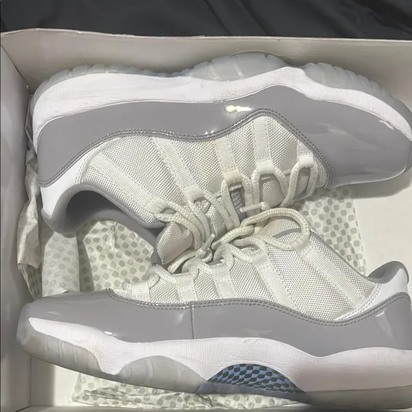 Jordan Cool Gray Athletic Shoes with Classic Design