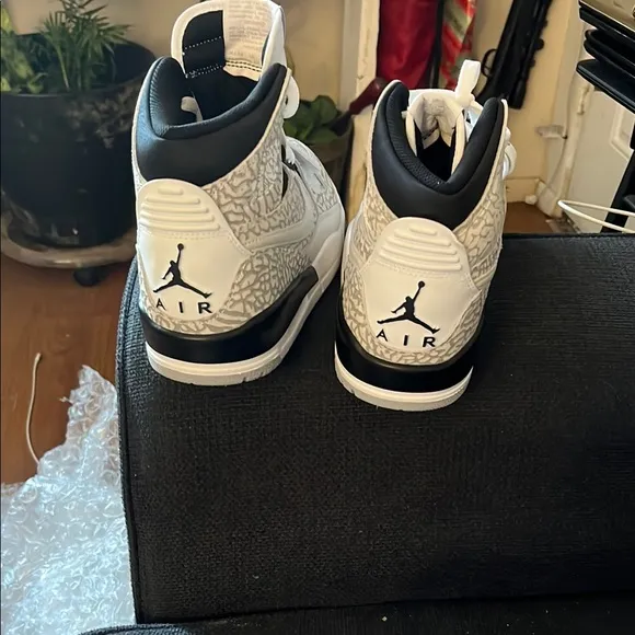 Jordan Men's Shoes in White, Black, and Red Nike Air Jordan Size 7/2