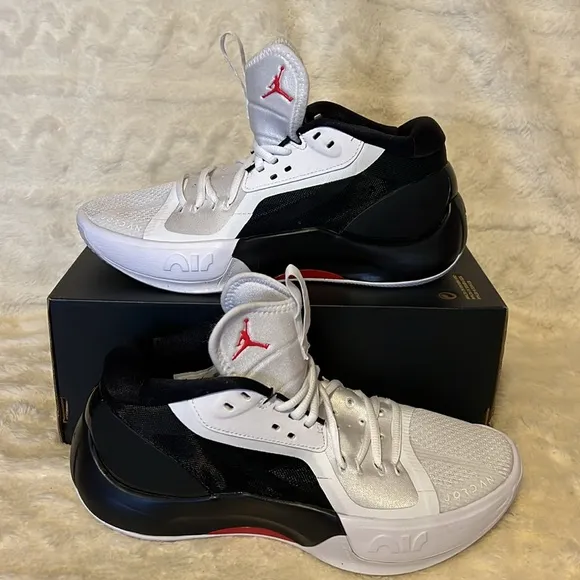 Jordan Men's Zoom Separate Basketball Shoes Men’s Size 8 Women’s Size 9.5