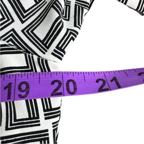 KARL LAGERFELD Geometric Print Zip Front Dress in Black &amp; White, Size 10.