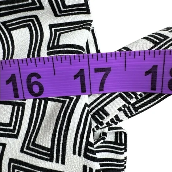 KARL LAGERFELD Geometric Print Zip Front Dress in Black &amp; White, Size 10.