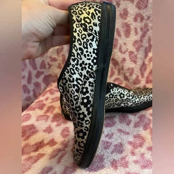 Keds Flats Metallic Silver Black Floral Slip-On Sneakers Women’s Sz 6.5 Shoes