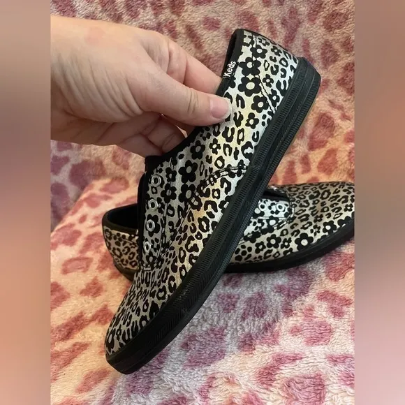 Keds Flats Metallic Silver Black Floral Slip-On Sneakers Women’s Sz 6.5 Shoes