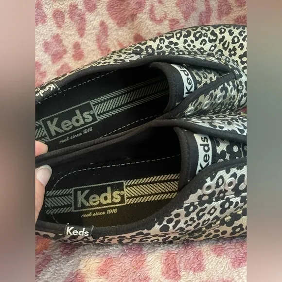 Keds Flats Metallic Silver Black Floral Slip-On Sneakers Women’s Sz 6.5 Shoes