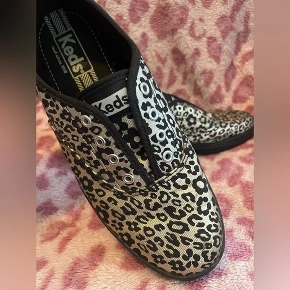 Keds Flats Metallic Silver Black Floral Slip-On Sneakers Women’s Sz 6.5 Shoes