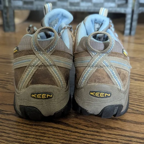 Keen Athletic Shoes Rugged Design Women's 7.5 EU 39 Targhee II  Low Dark Earth