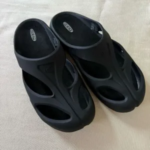 KEEN Mens Shanti Comfortable Slip on Lightweight Clogs Water Shoes Black 13  New