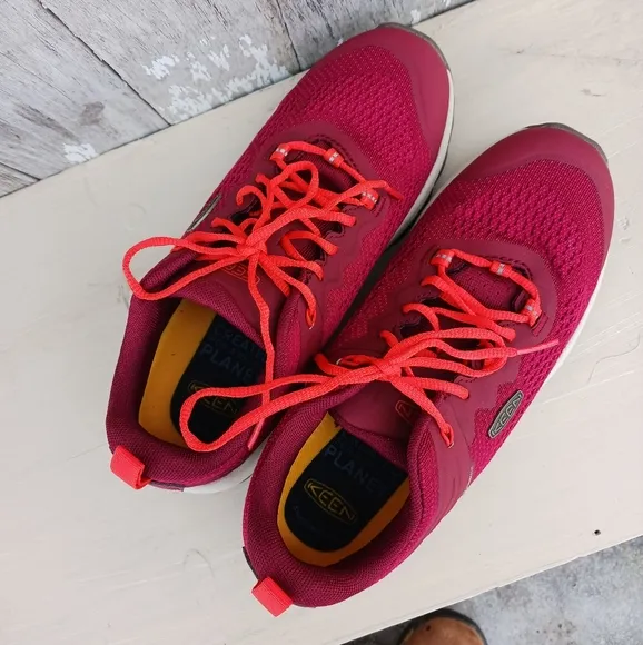 KEEN Terradora II Vent Running Hiking Shoes Womens size 6 Rhubarb Red Sneakers