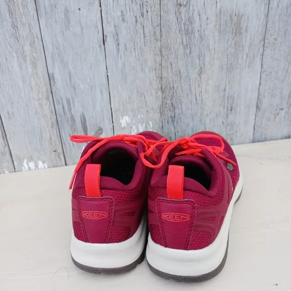 KEEN Terradora II Vent Running Hiking Shoes Womens size 6 Rhubarb Red Sneakers