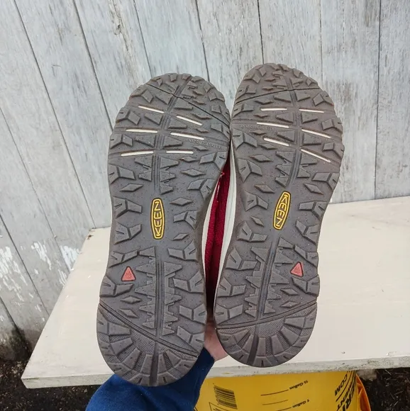 KEEN Terradora II Vent Running Hiking Shoes Womens size 6 Rhubarb Red Sneakers