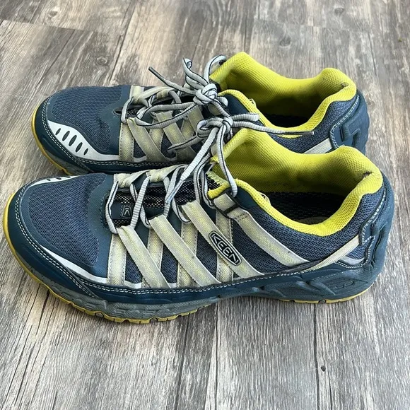 KEEN Versatrail Low Hiking Shoes men’s size 9.5