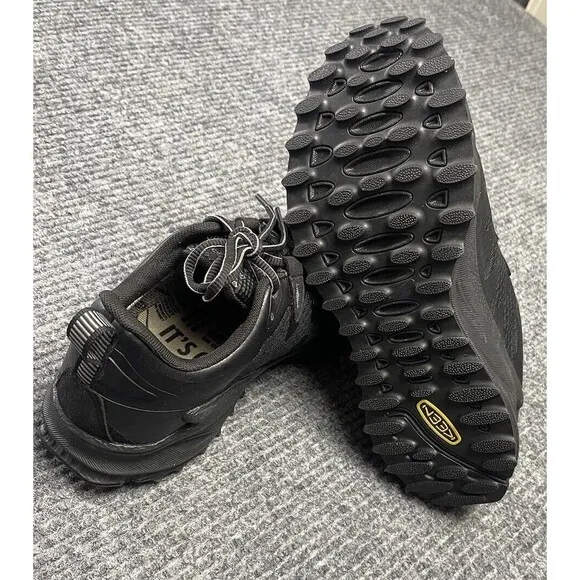 KEEN Zionic Waterproof Hiking Shoes Women Size 9 Black Low Height All Terrain