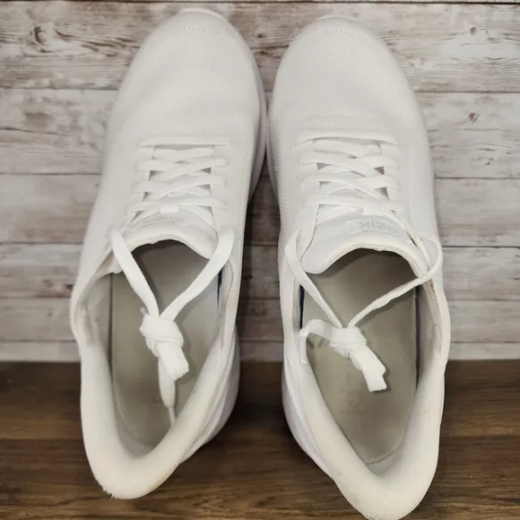 Kizik Mens Athens White Hands Free Sneakers Athletic Shoes Size 11 Wide