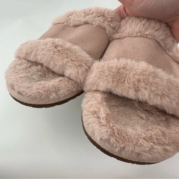 Koolaburra by Ugg womens sandals size 11 42 pink suede fluffy slides slippers