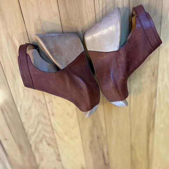Kork-Ease Women's Brown Leather Wedge  Open Toe Sandals