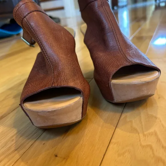 Kork-Ease Women's Brown Leather Wedge  Open Toe Sandals