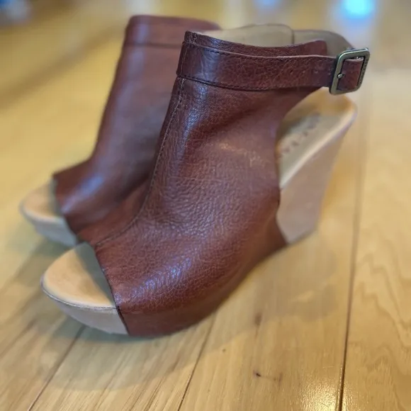 Kork-Ease Women's Brown Leather Wedge  Open Toe Sandals