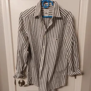 Lacoste modern fit dress shirt