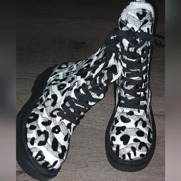 Ladies printed combat boots sz 8.5