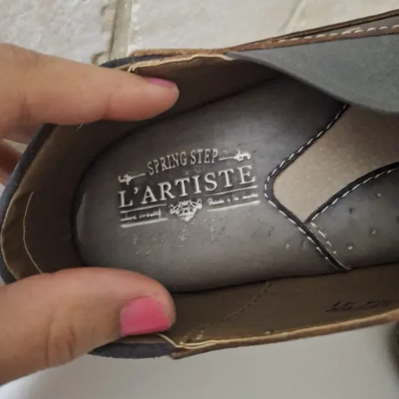 L’Artiste Spring Step Burbank Leather Embossed Floral Shoes Size 9.5/10