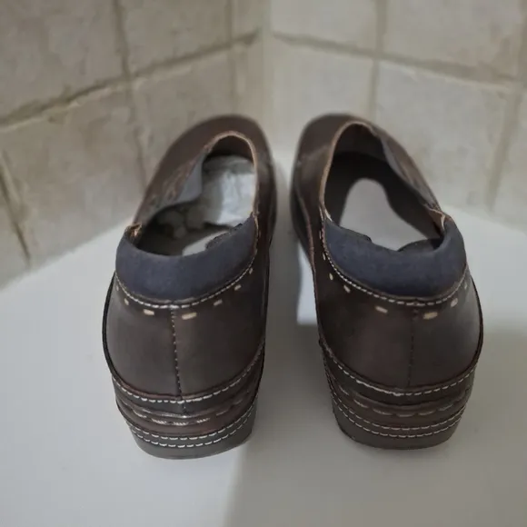 L’Artiste Spring Step Burbank Leather Embossed Floral Shoes Size 9.5/10