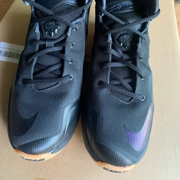 LeBron 13 GS 'Black Gum' Basketball Shoes Boys Sz 7Y