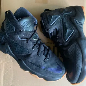 LeBron 13 GS 'Black Gum' Basketball Shoes Boys Sz 7Y