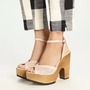 Like New Free people pink leather platform shoes size 9 with box
