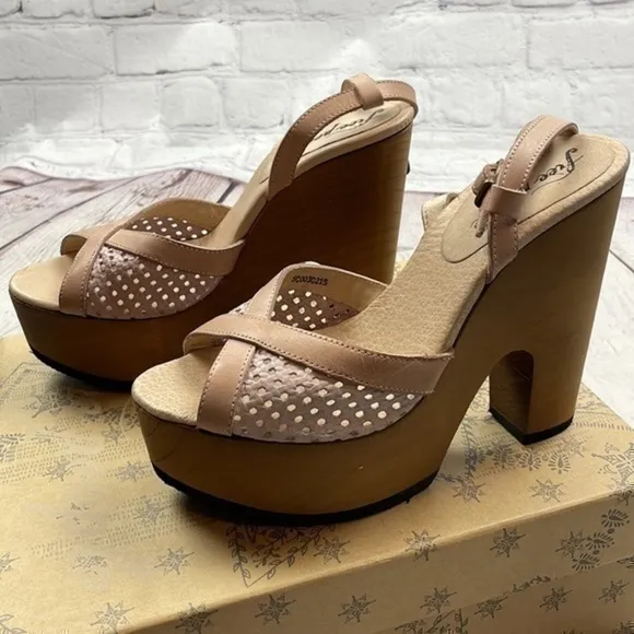 Like New Free people pink leather platform shoes size 9 with box