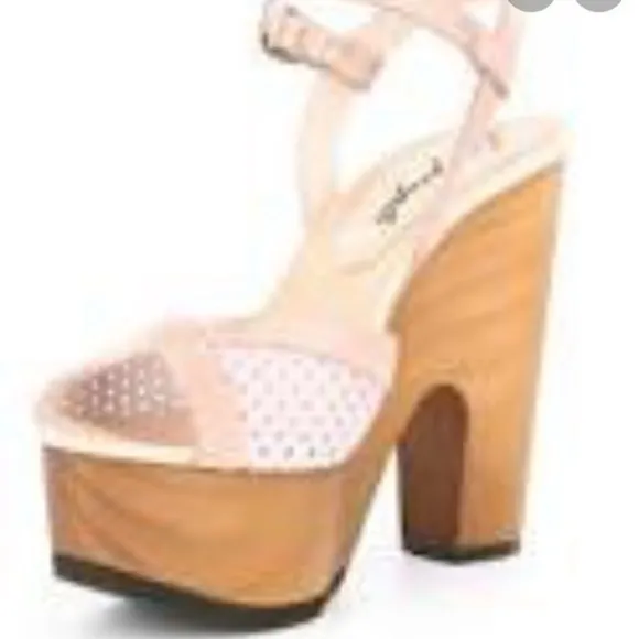 Like New Free people pink leather platform shoes size 9 with box
