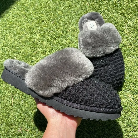 LIKE NEW UGG Cozy Knit Slippers!