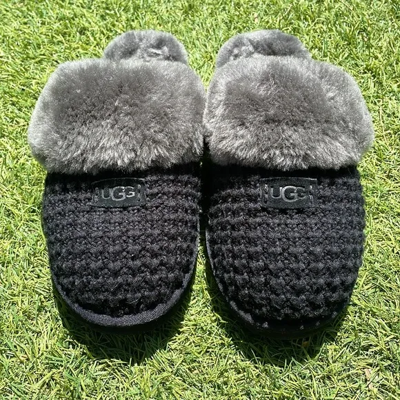 LIKE NEW UGG Cozy Knit Slippers!