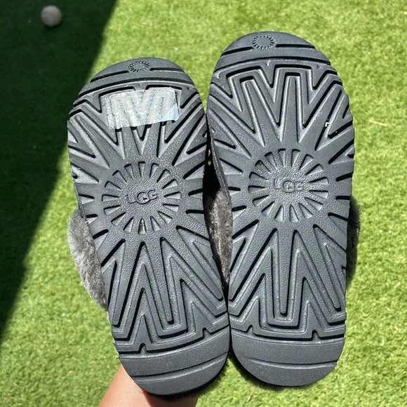 LIKE NEW UGG Cozy Knit Slippers!