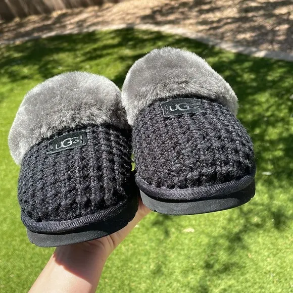 LIKE NEW UGG Cozy Knit Slippers!