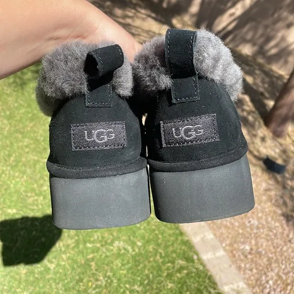 LIKE NEW UGG Nita Platform Slippers!