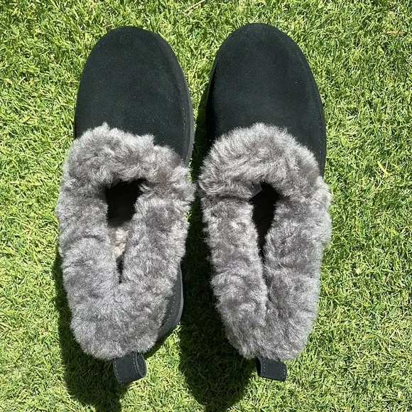 LIKE NEW UGG Nita Platform Slippers!