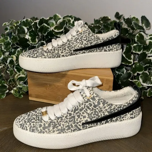 Lita by Ciara Platform sneakers:  (J111)